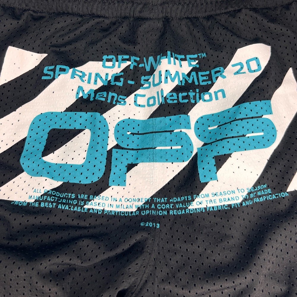 Off White Shorts - image 4